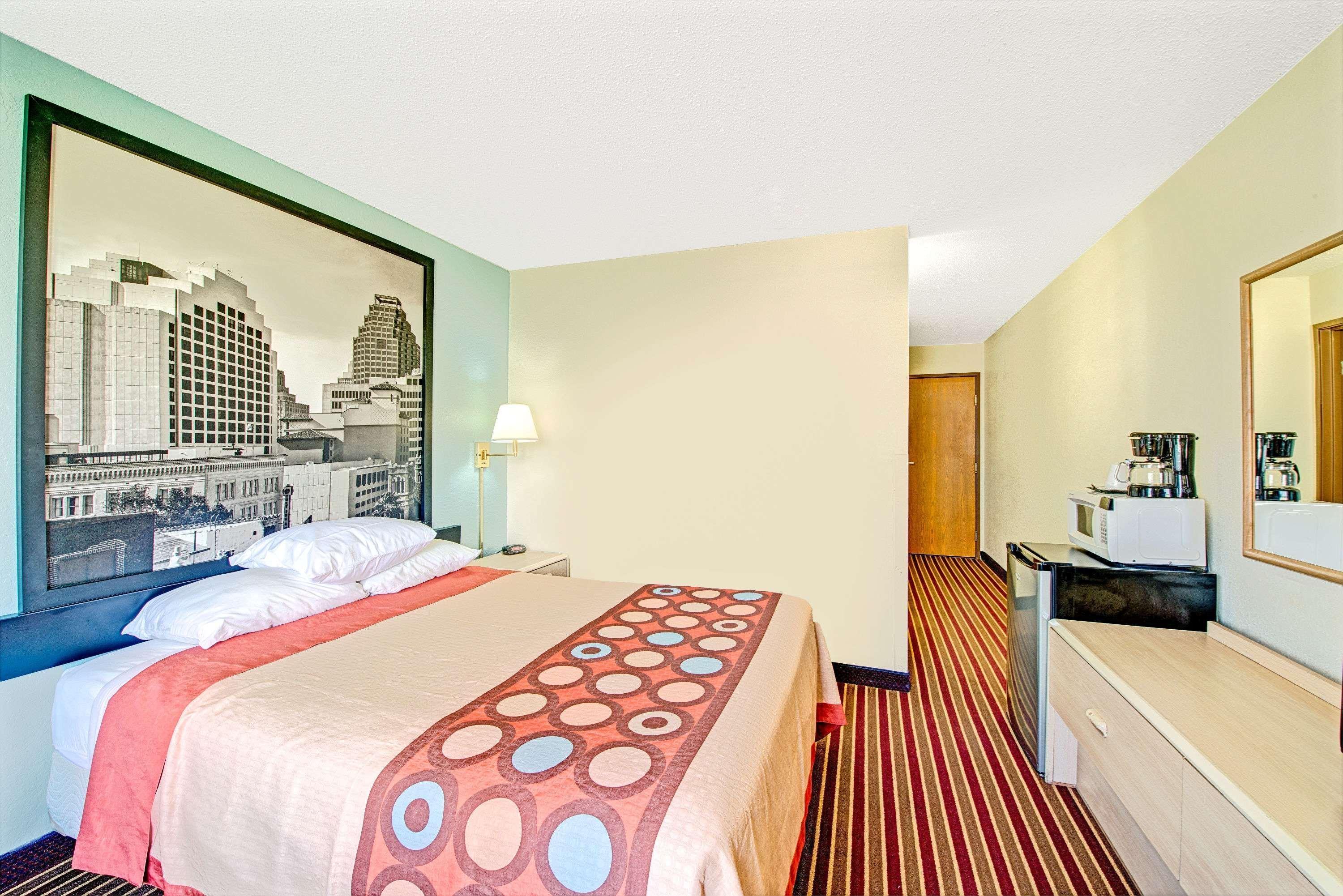 Hotel Super 8 By Wyndham San Antonio/Fiesta Exterior foto